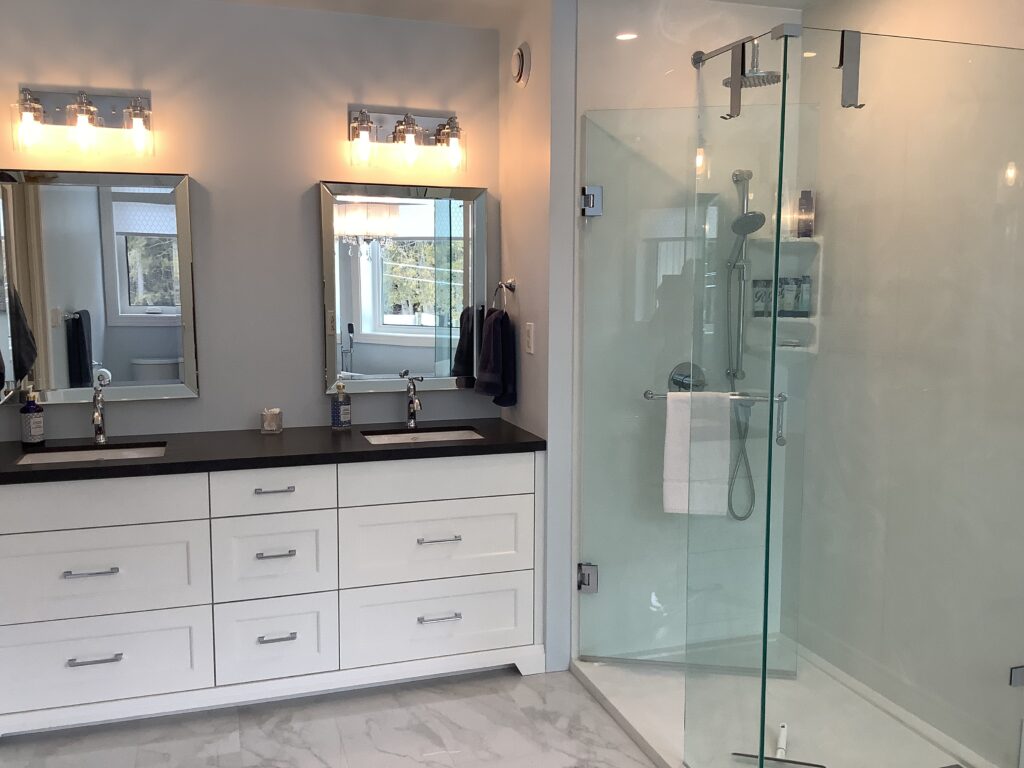 Master Bedroom Bathroom